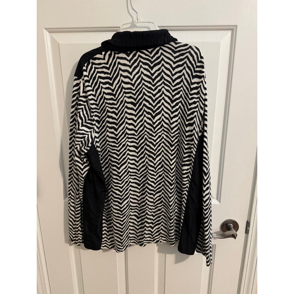 Chicos Zenergy Full Zip Zebra Knit Sweater Jacket Black White Size XL - Picture 7 of 7